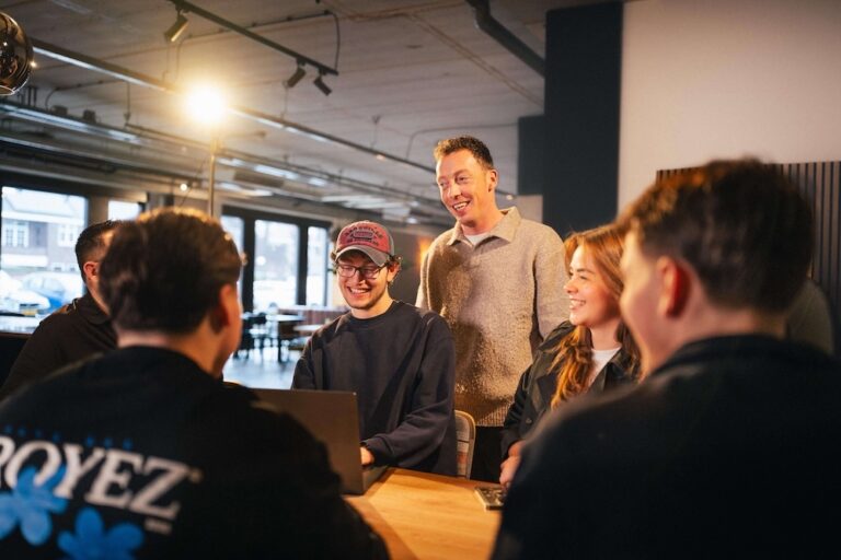 Het team van Nomiss aan het werk
